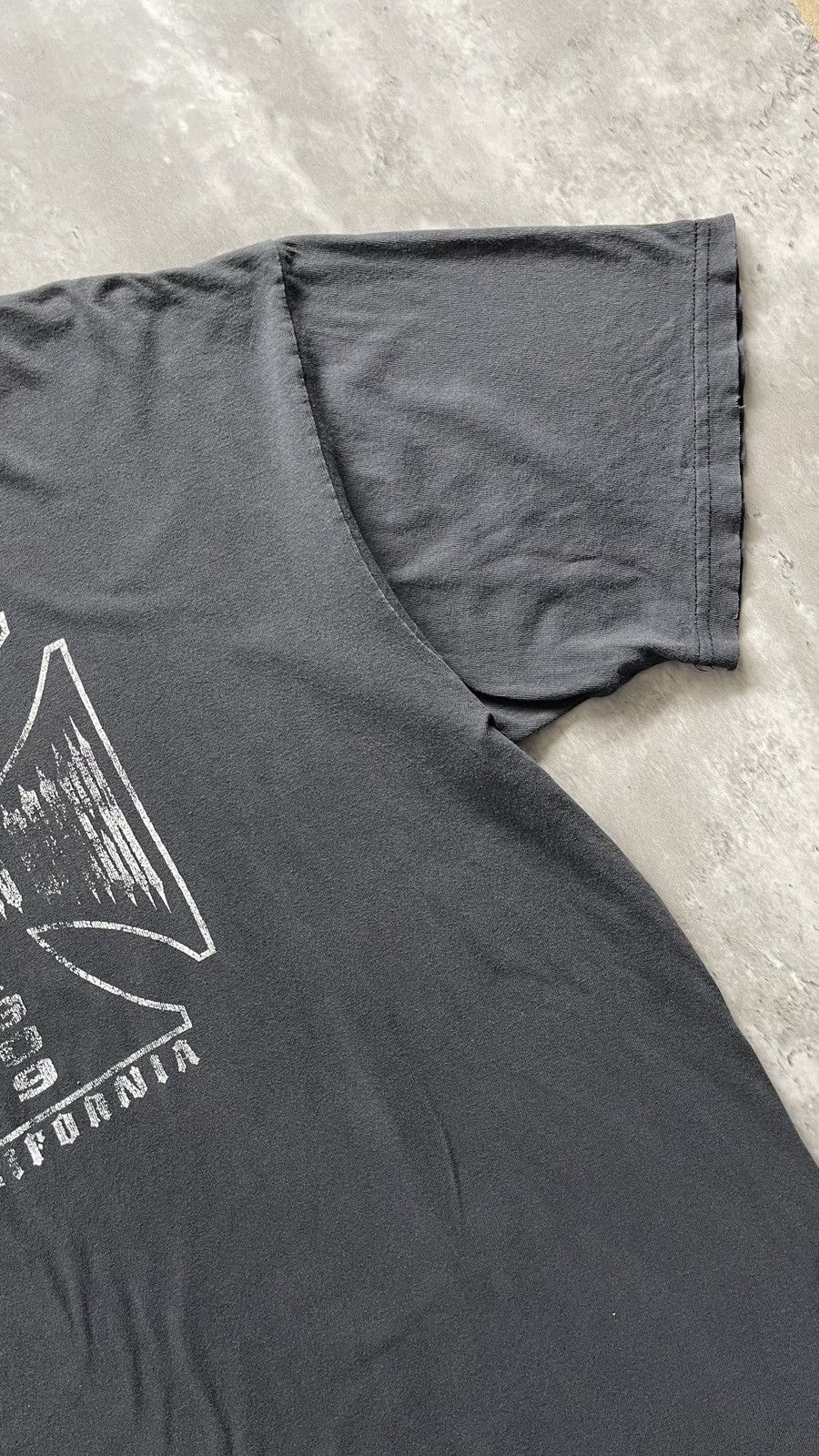 Band Tees × Vintage VINTAGE 1990S HUNTINGTON BEACH CALIFORNIA FADED TEE Size US XXL / EU 58 / 5 - 4 Thumbnail