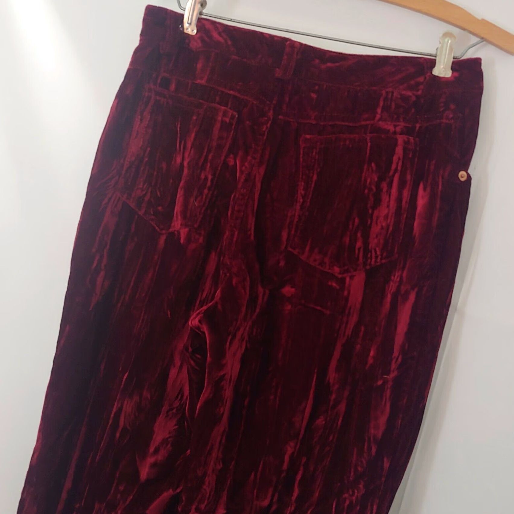 Vintage VINTAGE Moda International Women's Jeans 8 Red Crushed Velvet Straight Leg Pants Size 30" / US 8 / IT 44 - 6 Thumbnail