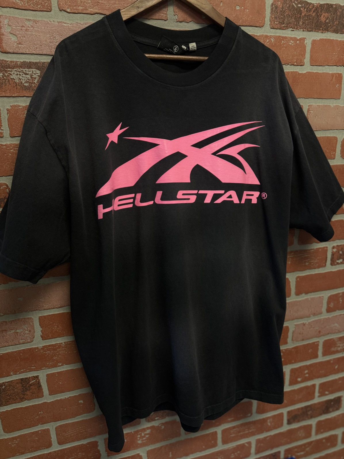 HELLSTAR Hellstar Black PINK Logo Tee Shirt 100% Authentic Size XXL Size US XXL / EU 58 / 5 - 2 Thumbnail