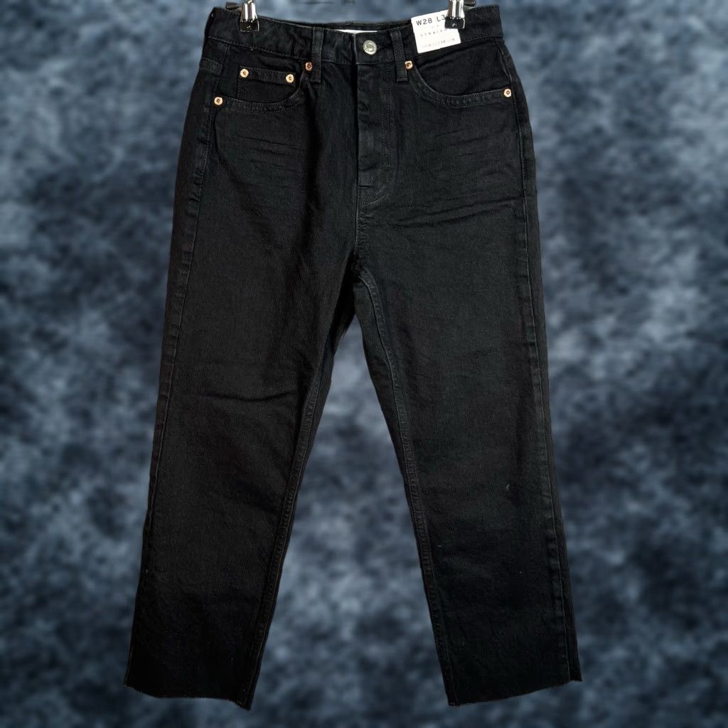 Topshop NWT! Topshop Jeans Womens Size W28 L30 Black Straight Raw Hem Size 26" / US 2 / IT 38 - 1 Thumbnail