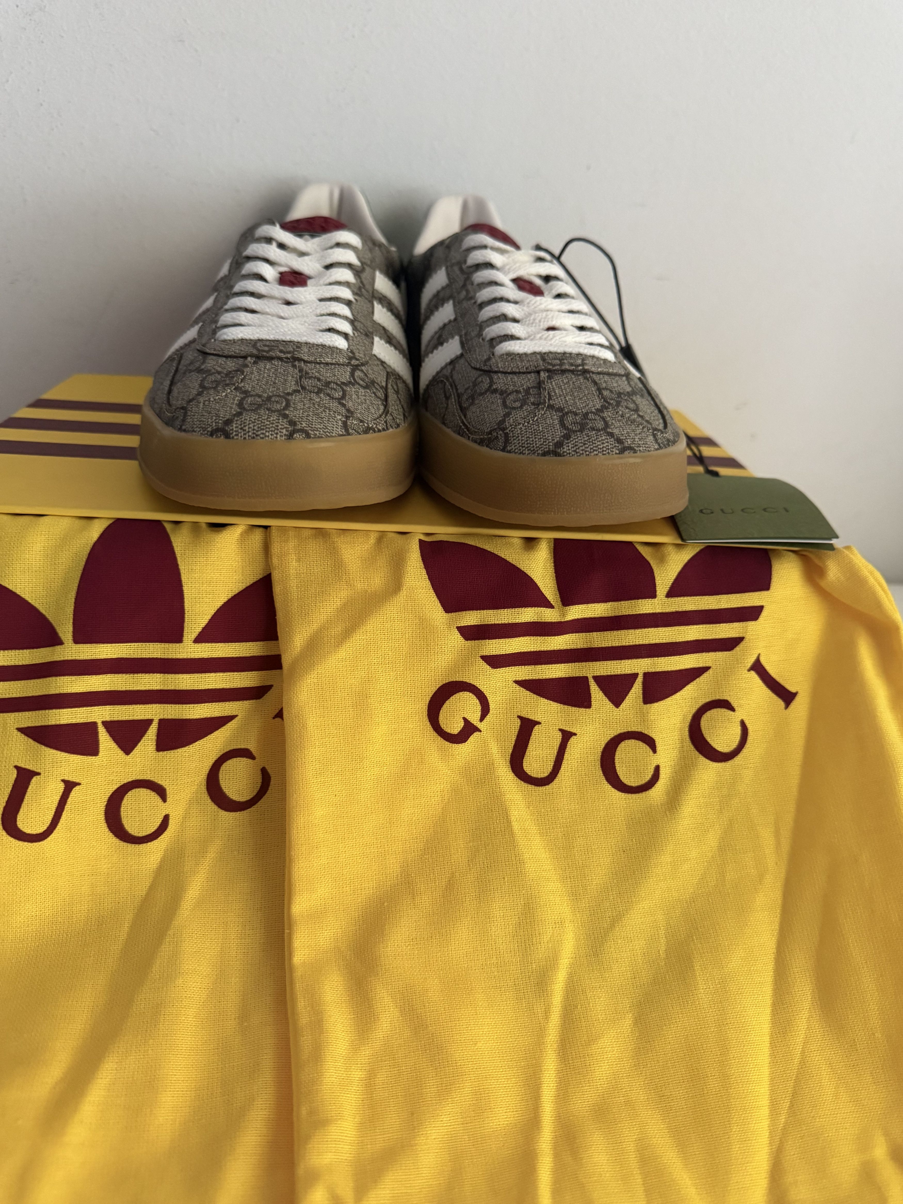 Gucci Gucci x Adidas Gazzelle GG Supreme Size US 9 / EU 42 - 3 Thumbnail