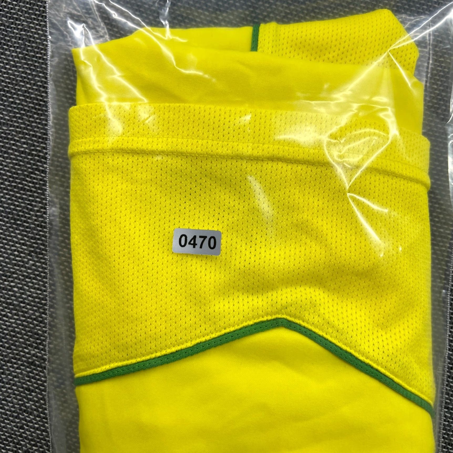 Nike Nike Brazil 2004 2005 2006 Home Mens Football Jersey Shirt Medium Yellow Size US M / EU 48-50 / 2 - 2 Thumbnail