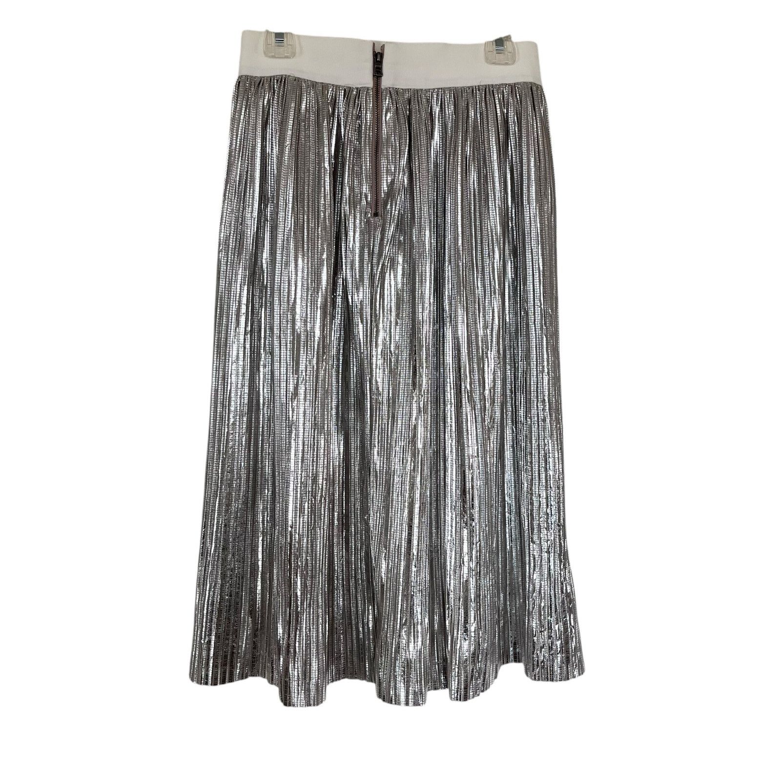 Alice + Olivia Alice + Olivia Mikaela Silver Metallic Pleated Midi Skirt Size 25" / US 0 / IT 36 - 4 Thumbnail