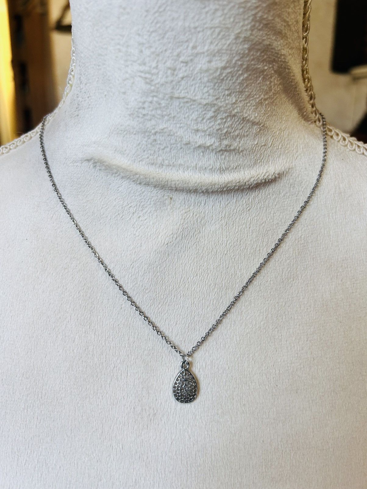 Handmade Handcrafted vintage filigree raindrop pendant necklace Size ONE SIZE - 2 Thumbnail