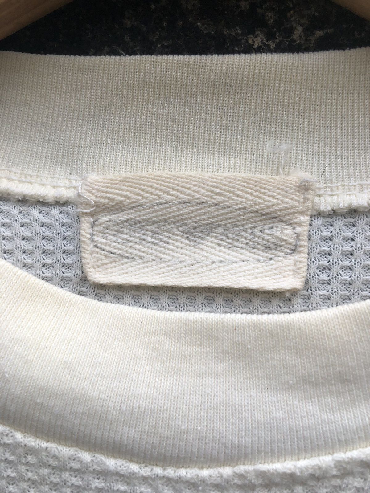 Giorgio Armani × Vintage Rare🔥 Vintage 90s Giorgio Armani Waffle Tshirt Size US L / EU 52-54 / 3 - 3 Thumbnail