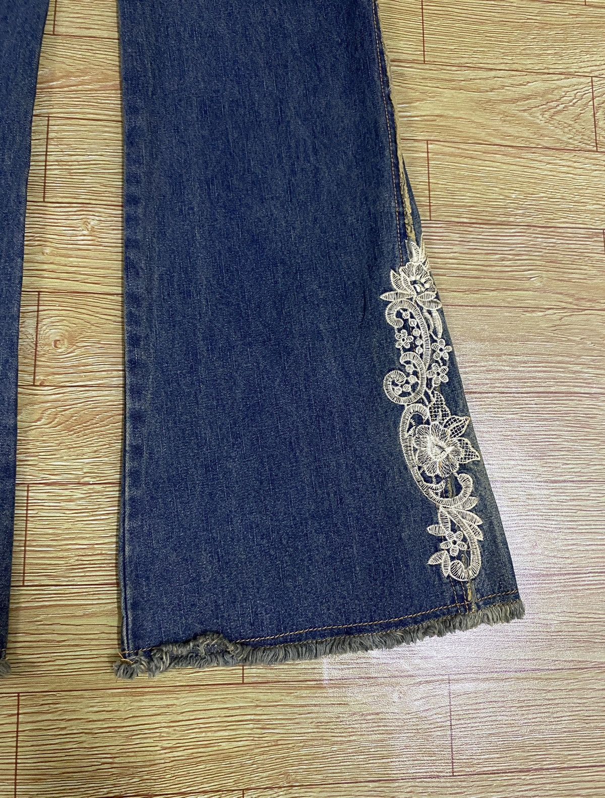 Le Grande Bleu (L.G.B.) Very Rare Vintage Brand Jouer Aux Eshecs Flared Jeans 1990s Size US 28 / EU 44 - 9 Thumbnail