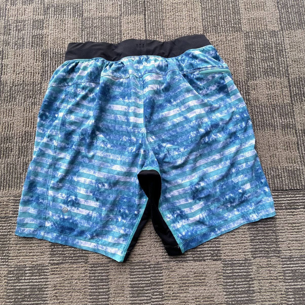 Lululemon Lululemon Men’s T.H.E. Shorts 10" Inseam Striped Lined Blue Size US 34 / EU 50 - 7 Thumbnail