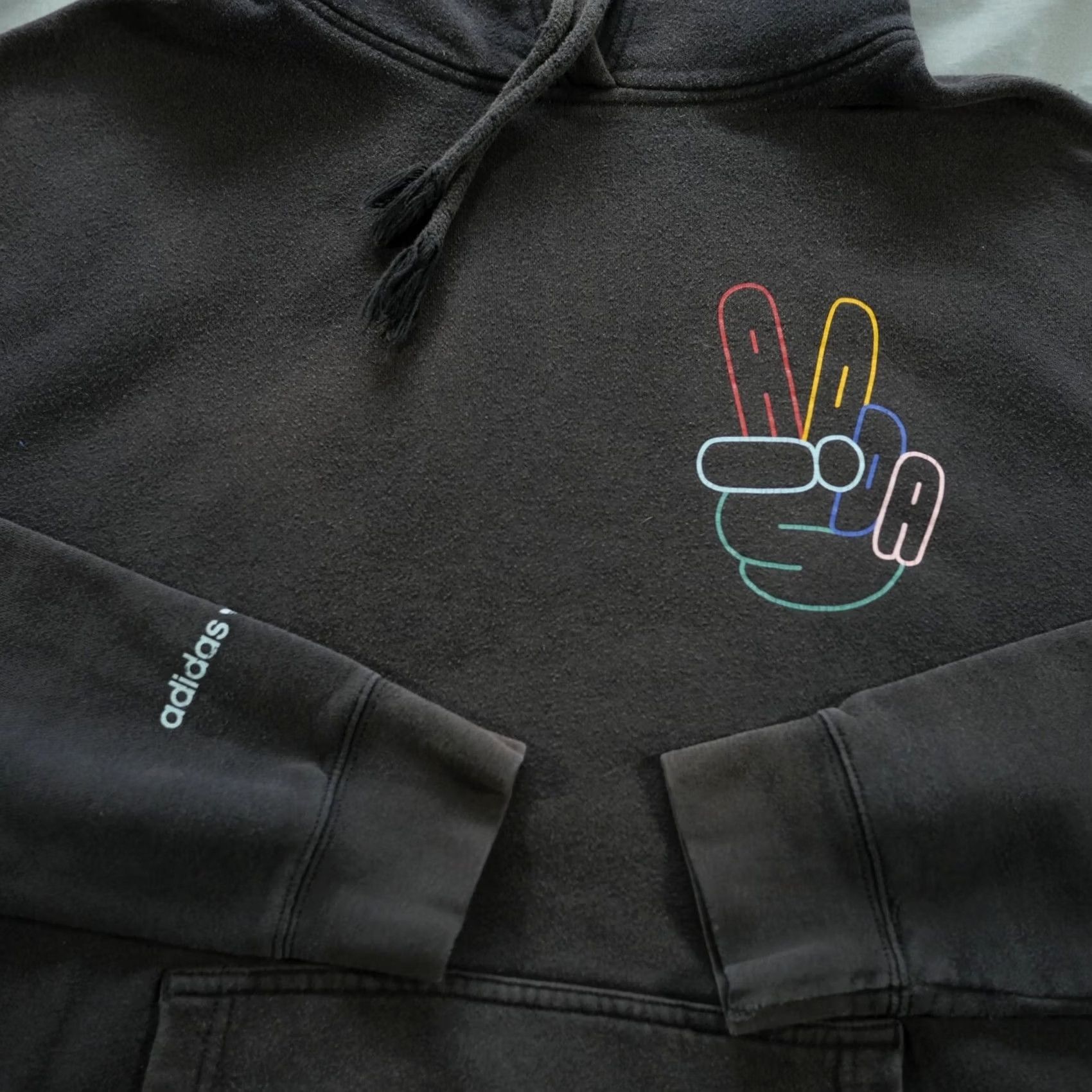 Adidas Adidas Hoodie Mens Large Black Originals Trefoil Peace Sign Distressed Size US L / EU 52-54 / 3 - 2 Thumbnail