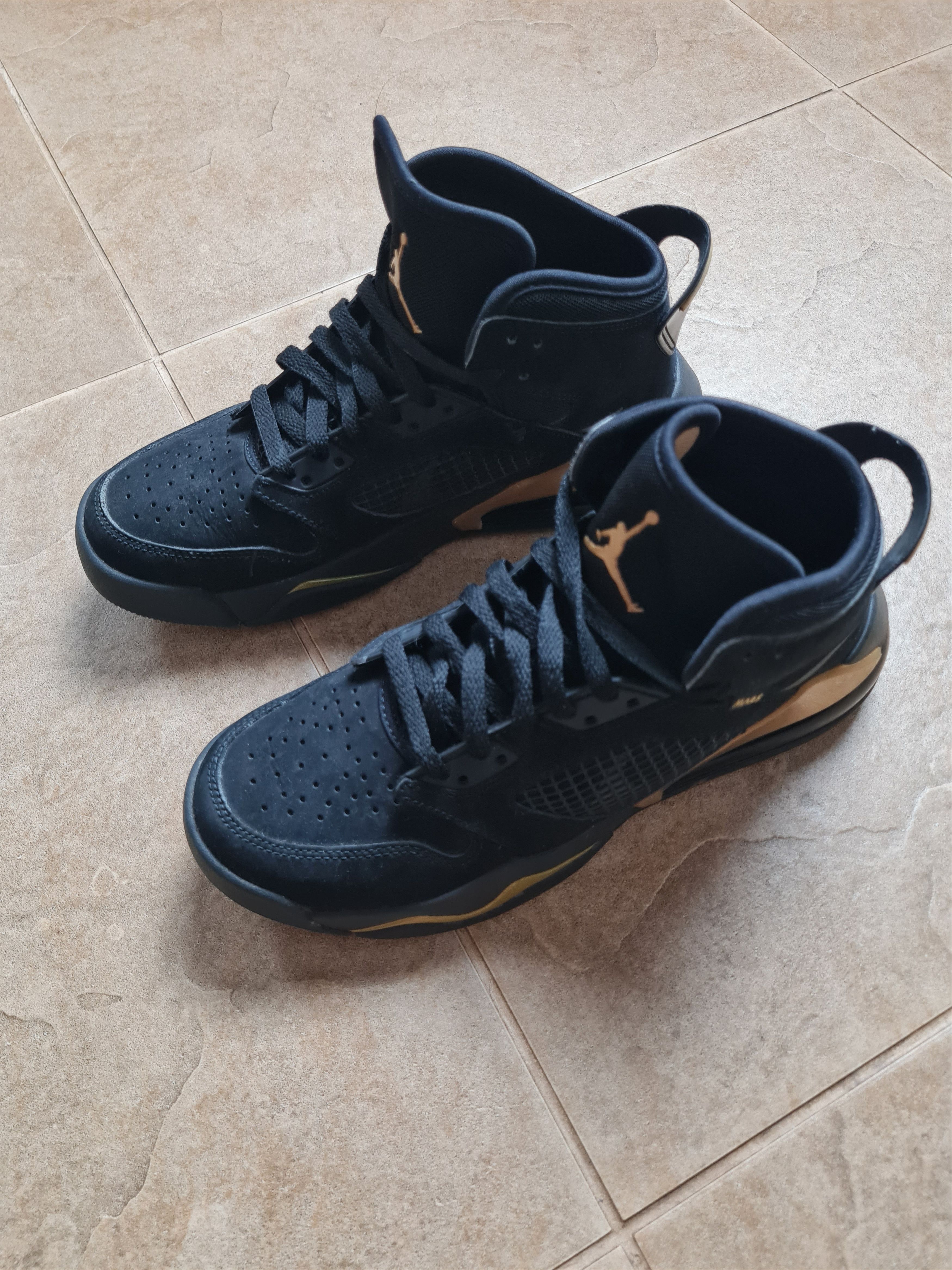 Nike Nike Air Jordan Mars 270 Mens Black/Gold CD7070-007 SZ US7 Size US 7 / EU 40 - 4 Thumbnail