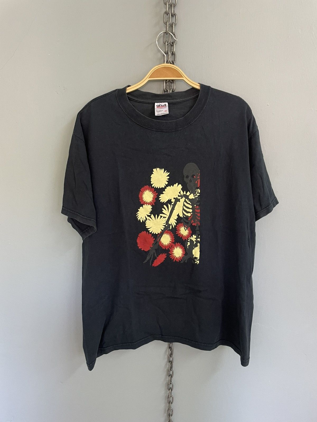 Vintage Vintage Y2K All weapons is dust and ashes t shirt Size US M / EU 48-50 / 2 - 1 Thumbnail