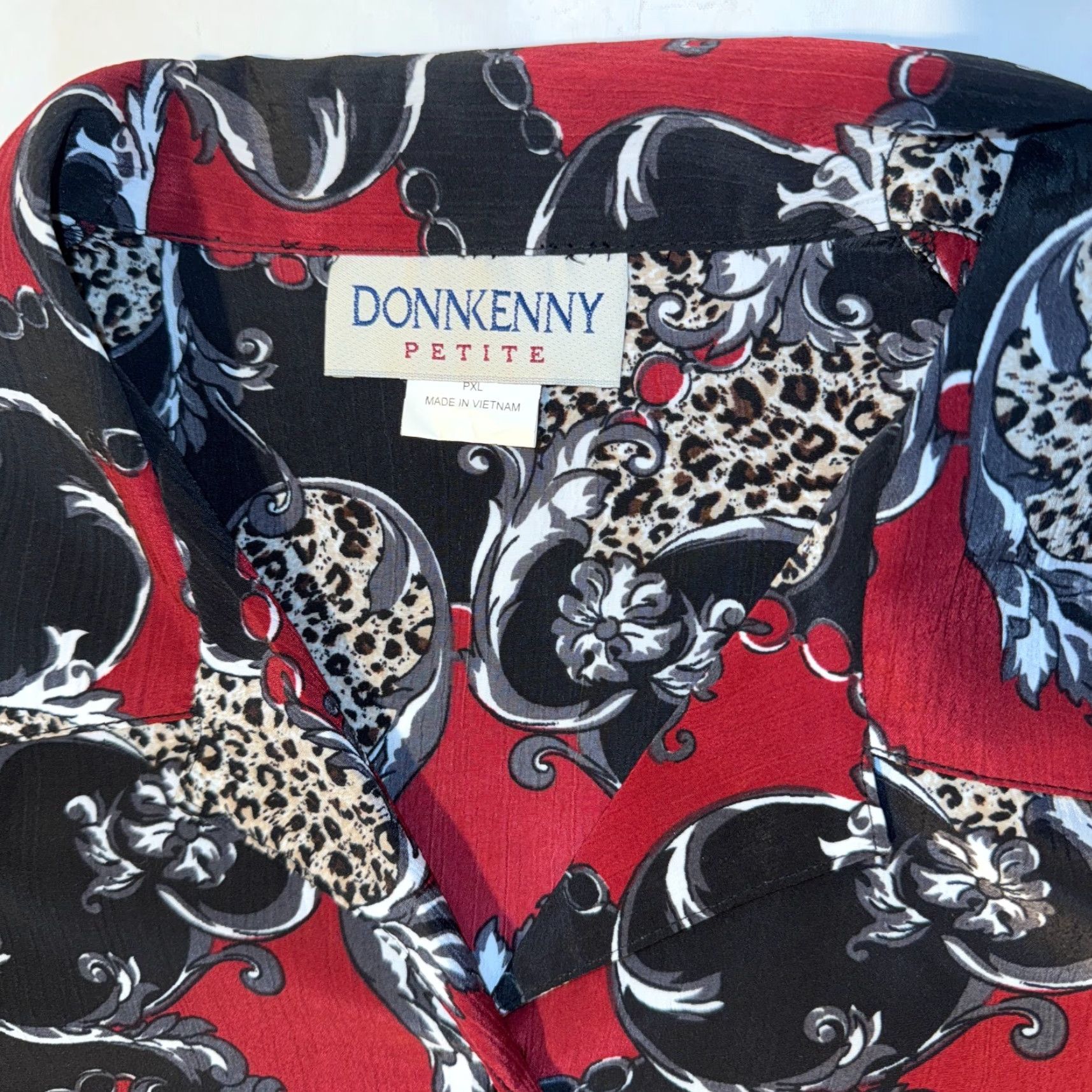 Vintage VINTAGE Donnkenny Button-Up Shirt Womens PXL Red Paisley Long Sleeve Size XL / US 12-14 / IT 48-50 - 2 Thumbnail