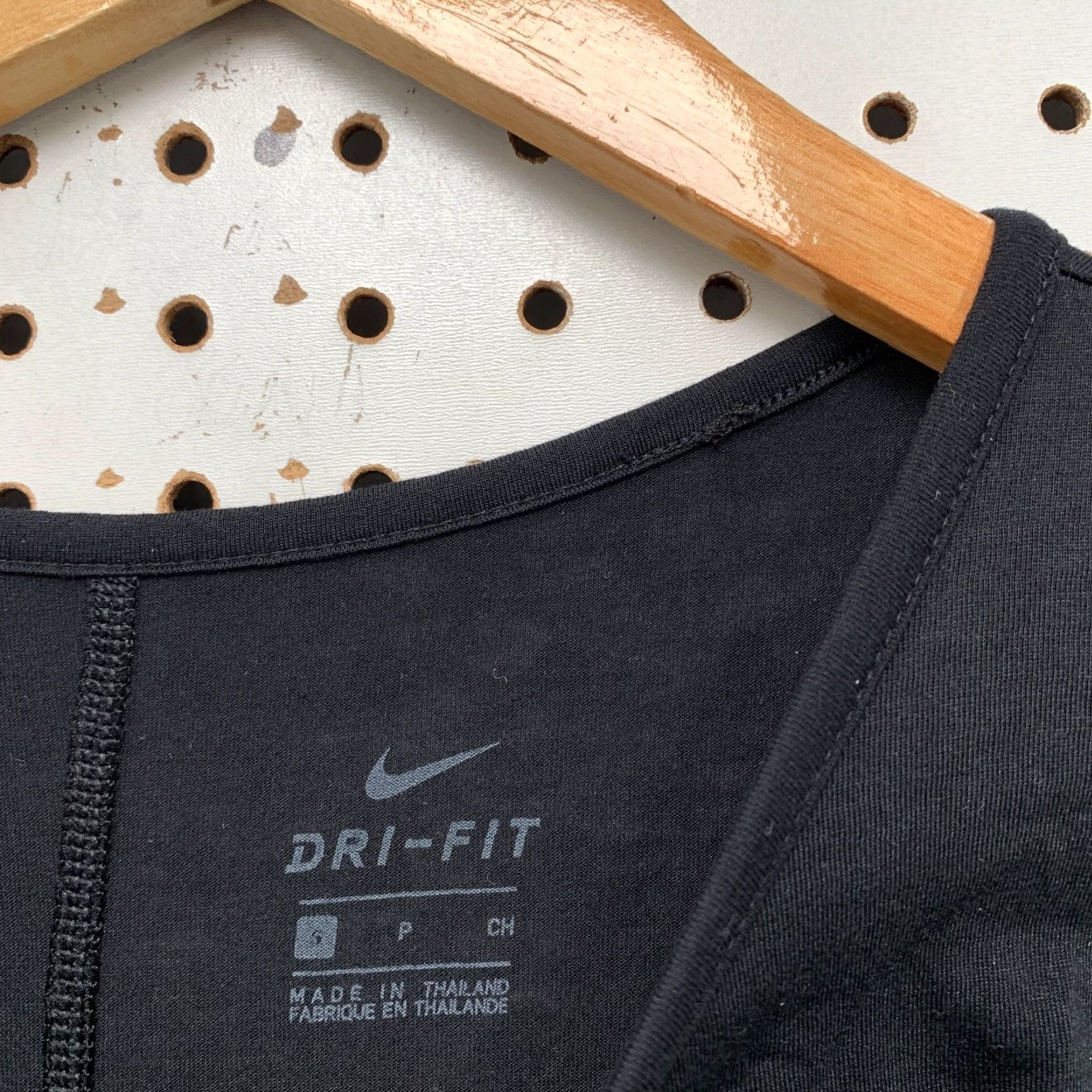 Nike Nike Active Shirt Womens Small Black Dri-Fit Long Sleeve Run Workout Size S / US 4 / IT 40 - 5 Thumbnail