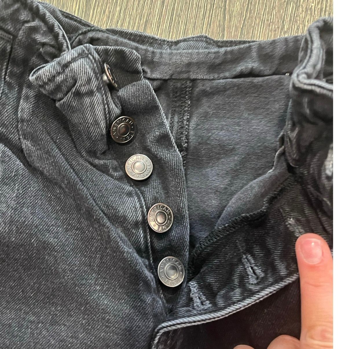 American Eagle Outfitters American Eagle Jean Shorts High Rise Button Fly Black Size 6 Size 28" / US 6 / IT 42 - 3 Thumbnail
