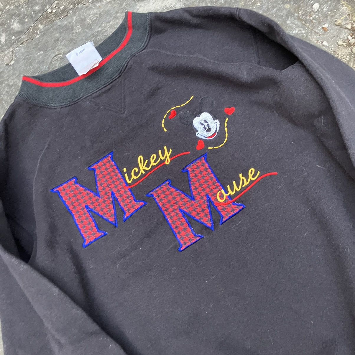 Disney × Mickey & Co. × Vintage VTG 90’s Mickey & Co Embroidered Black Crewneck Size US L / EU 52-54 / 3 - 3 Thumbnail