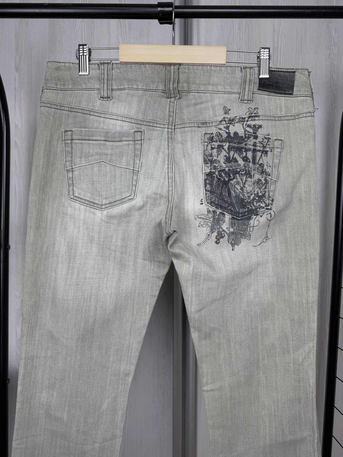 Armani Armani Jeans Vintage Baggy Backprint Flared Grey Denim Pants Size 34" / US 12 / IT 48 - 2 Thumbnail