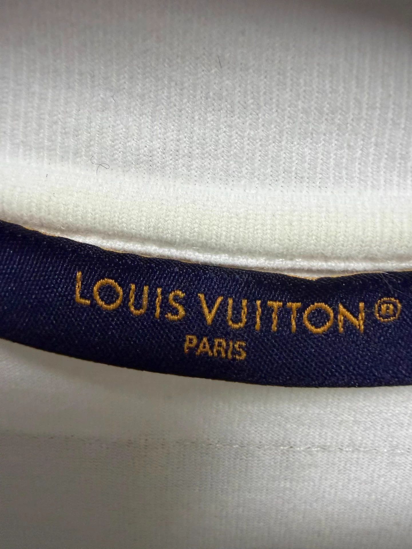 Louis Vuitton LV Tee Men's S white like new Italian made Size US S / EU 44-46 / 1 - 3 Thumbnail