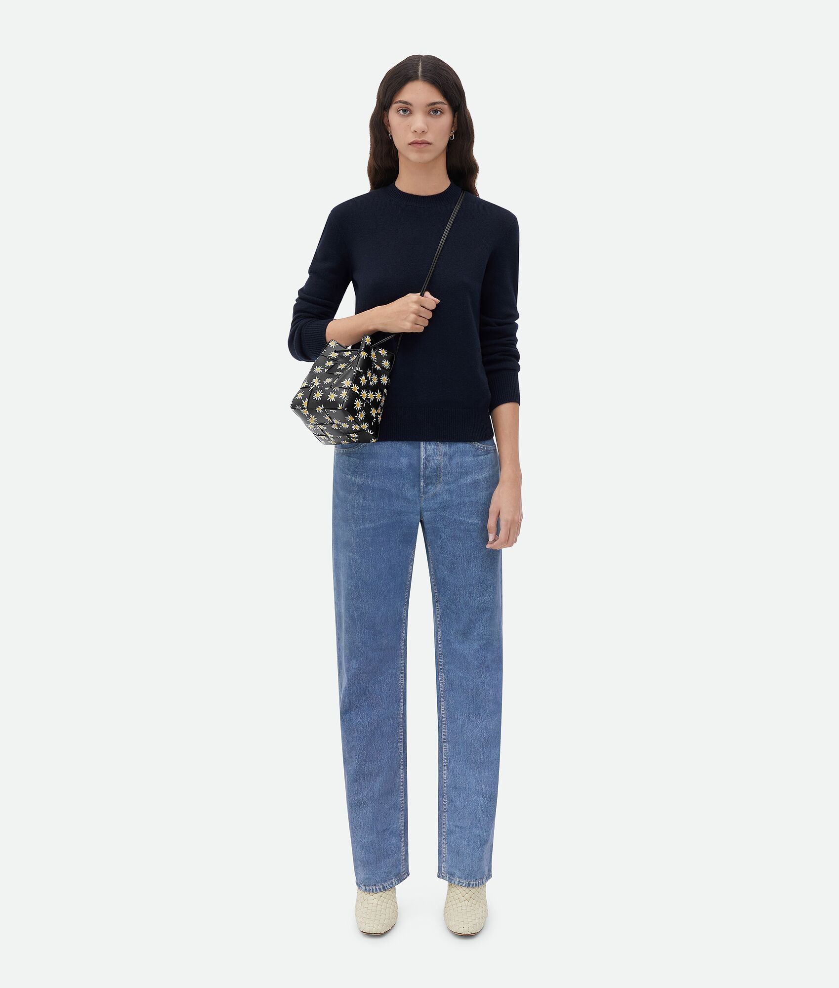 Bottega Veneta o1n1vont0725 Size: OS / Small Cross-Body Bucket Bag Size ONE SIZE - 4 Thumbnail
