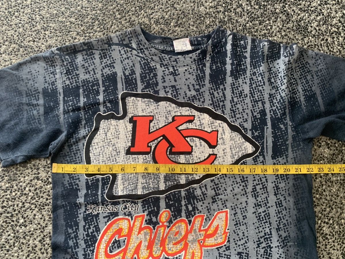 NFL × Vintage Vintage 90s Kansas City Chiefs Over Print NFL Team T shirt Size US L / EU 52-54 / 3 - 8 Thumbnail