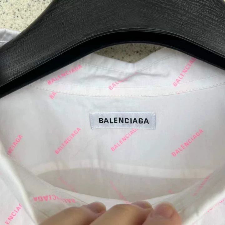 Balenciaga Balenciaga size 36 Full print shirt hoodie Size XS / US 0-2 / IT 36-38 - 2 Thumbnail