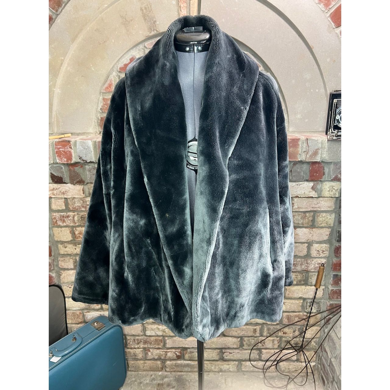 Vintage Faux fur coat black Size XL / US 12-14 / IT 48-50 - 1 Thumbnail