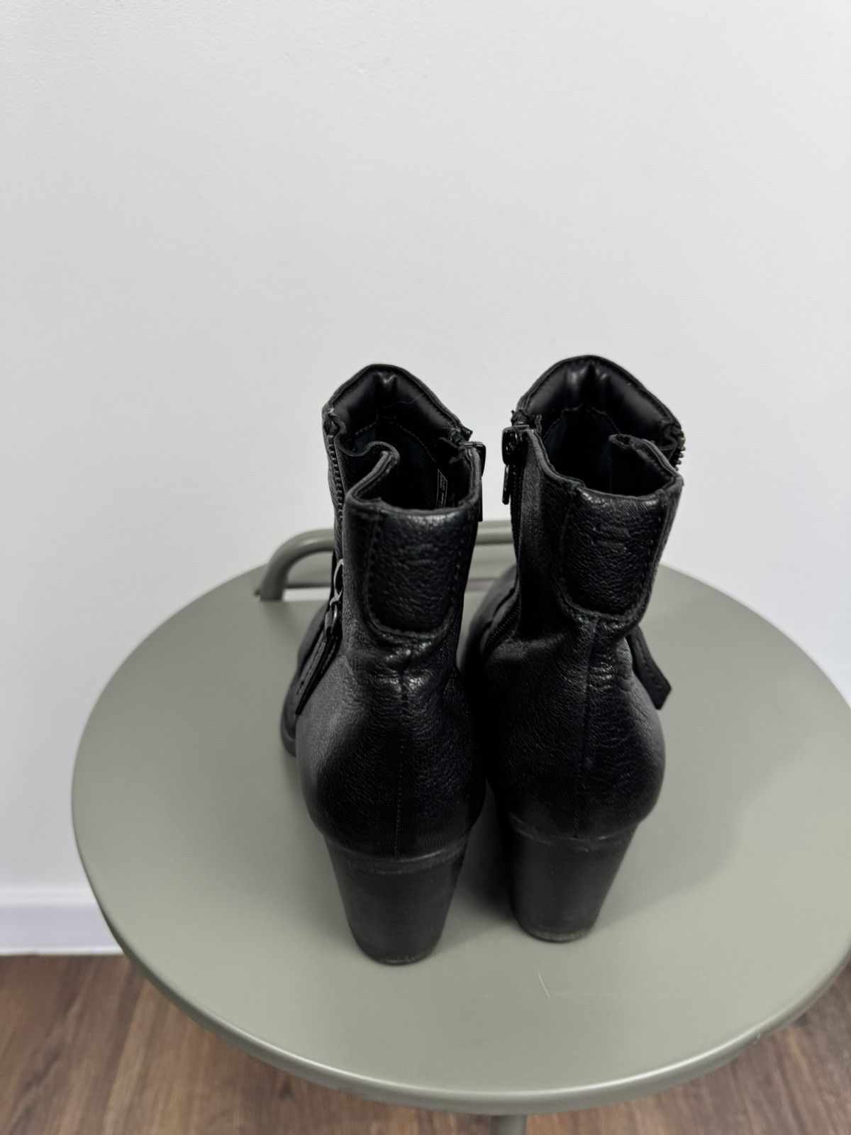 Clarks Clarks Black Leather Ankle Boots Block Heel Zip EU 40 US 9 Size US 9 / IT 39 - 6 Thumbnail