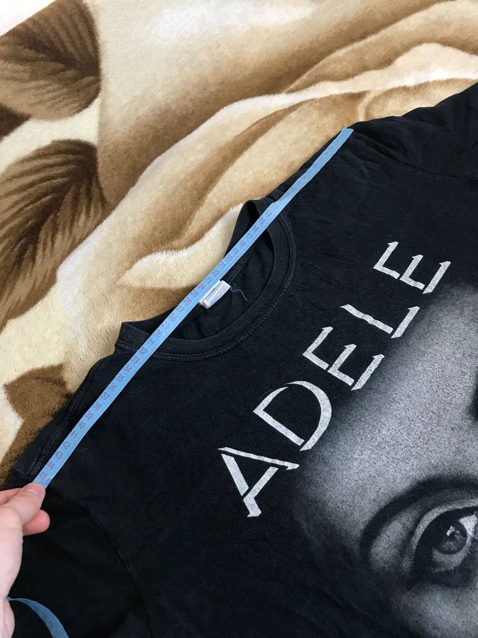 Band Tees 🔥 Adele World Tour 2016/2017 Graphic Print Art Music Vintage Size US L / EU 52-54 / 3 - 12 Thumbnail