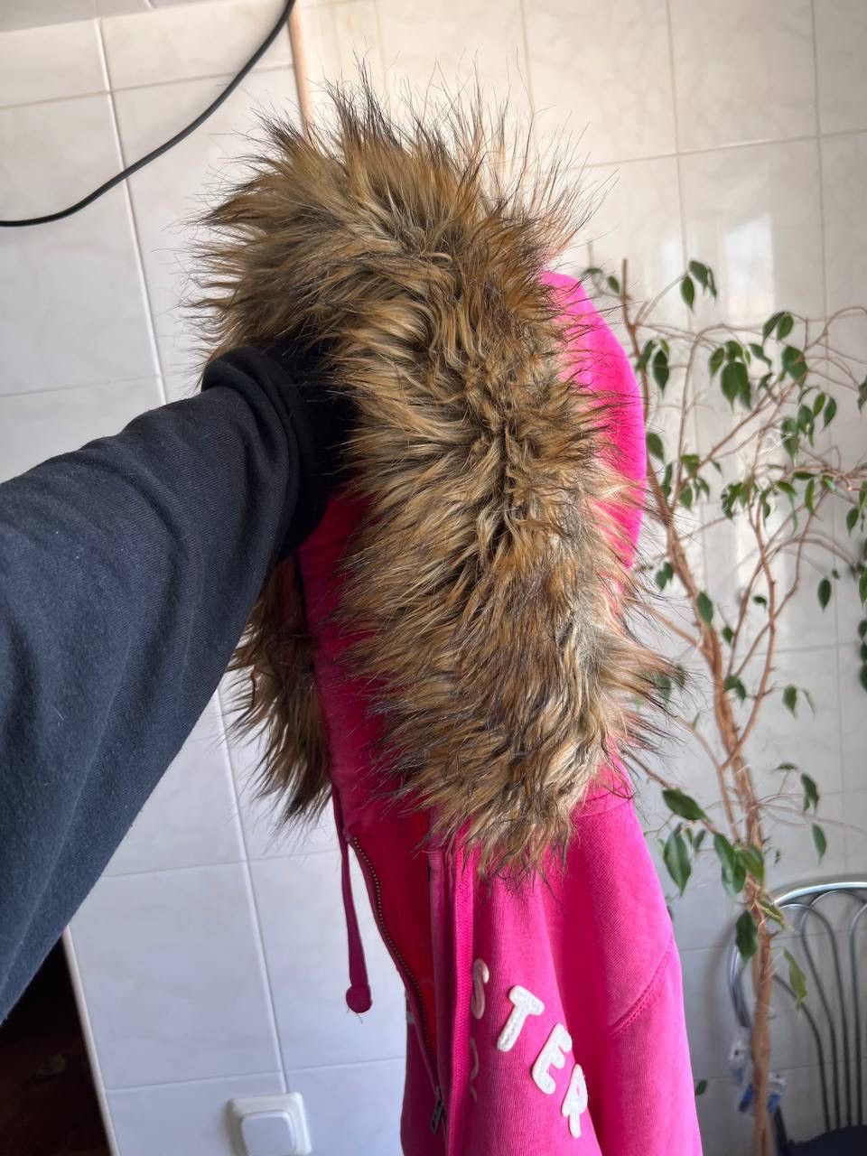 Hollister Y2K Hollister 2000s Faux Fuzzy Fur Pink Hoodie Lgb Style VTG Size L / US 10 / IT 46 - 6 Thumbnail