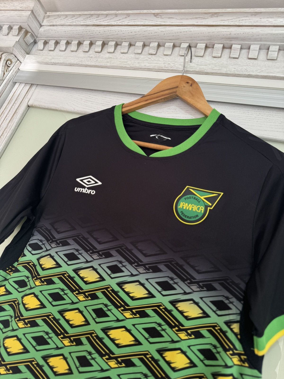 Umbro Jamaica 2018-2020 Away Soccer Jersey Football Kit Shirt Size US S / EU 44-46 / 1 - 9 Thumbnail