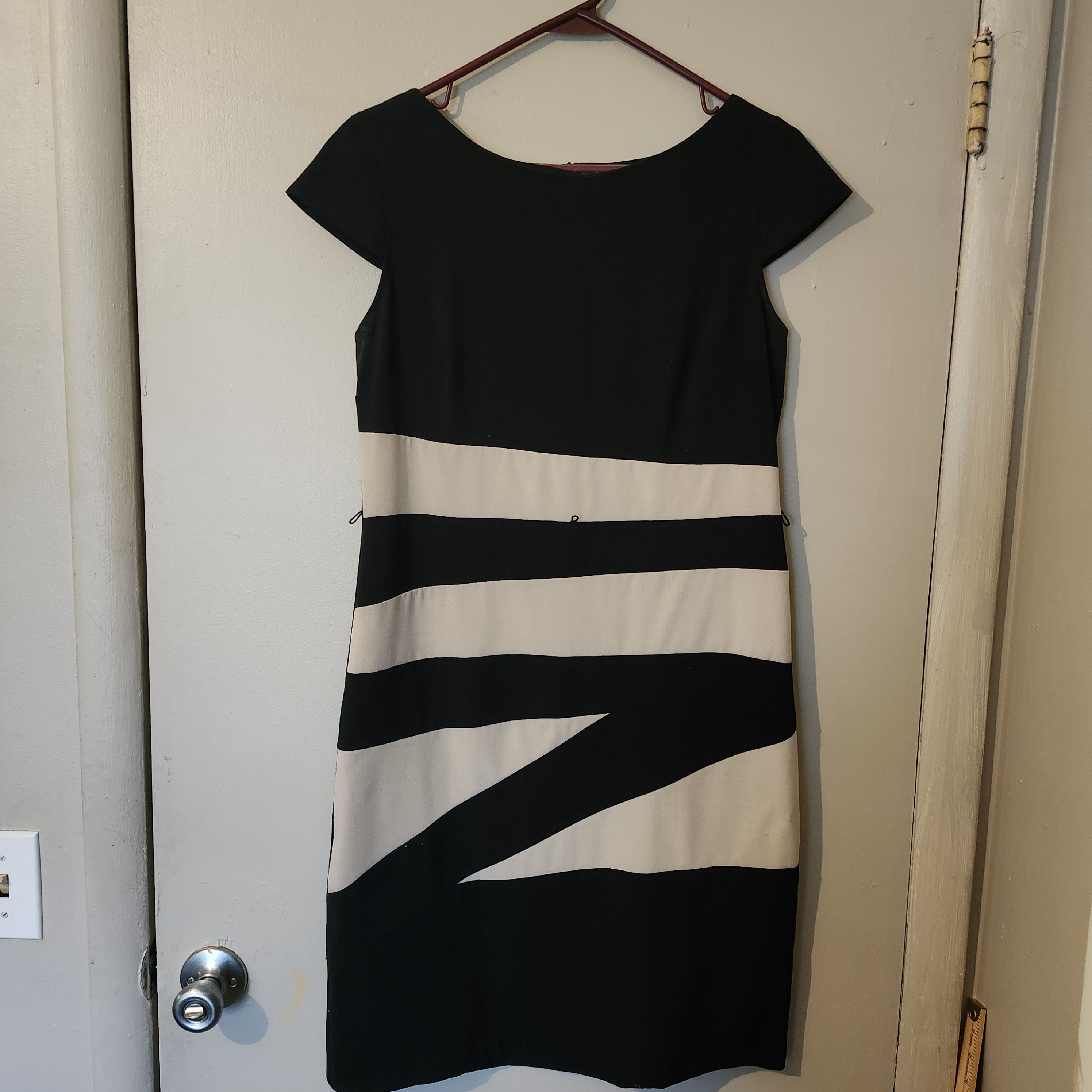 Alyx ALYX Black Cream Sheath Dress Size 8 Zip Back Cap Sleeve Size M / US 6-8 / IT 42-44 - 1 Thumbnail