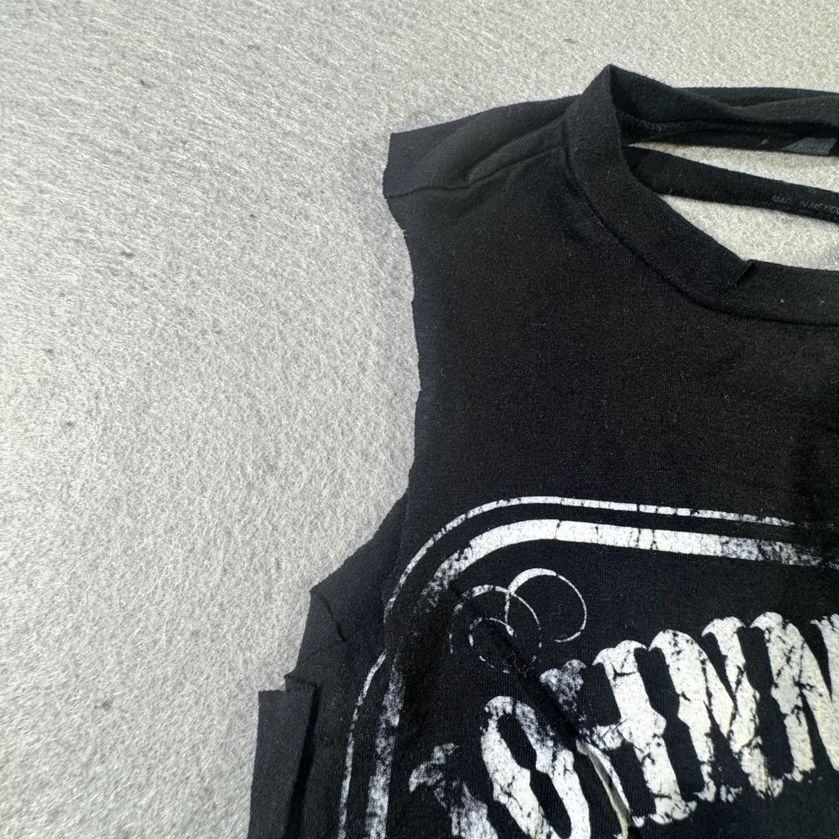 Vintage VINTAGE Johnny Cash Shirt Womens Large Black Man In Black Cut Off Distressed Tank Top Size S / US 4 / IT 40 - 3 Thumbnail