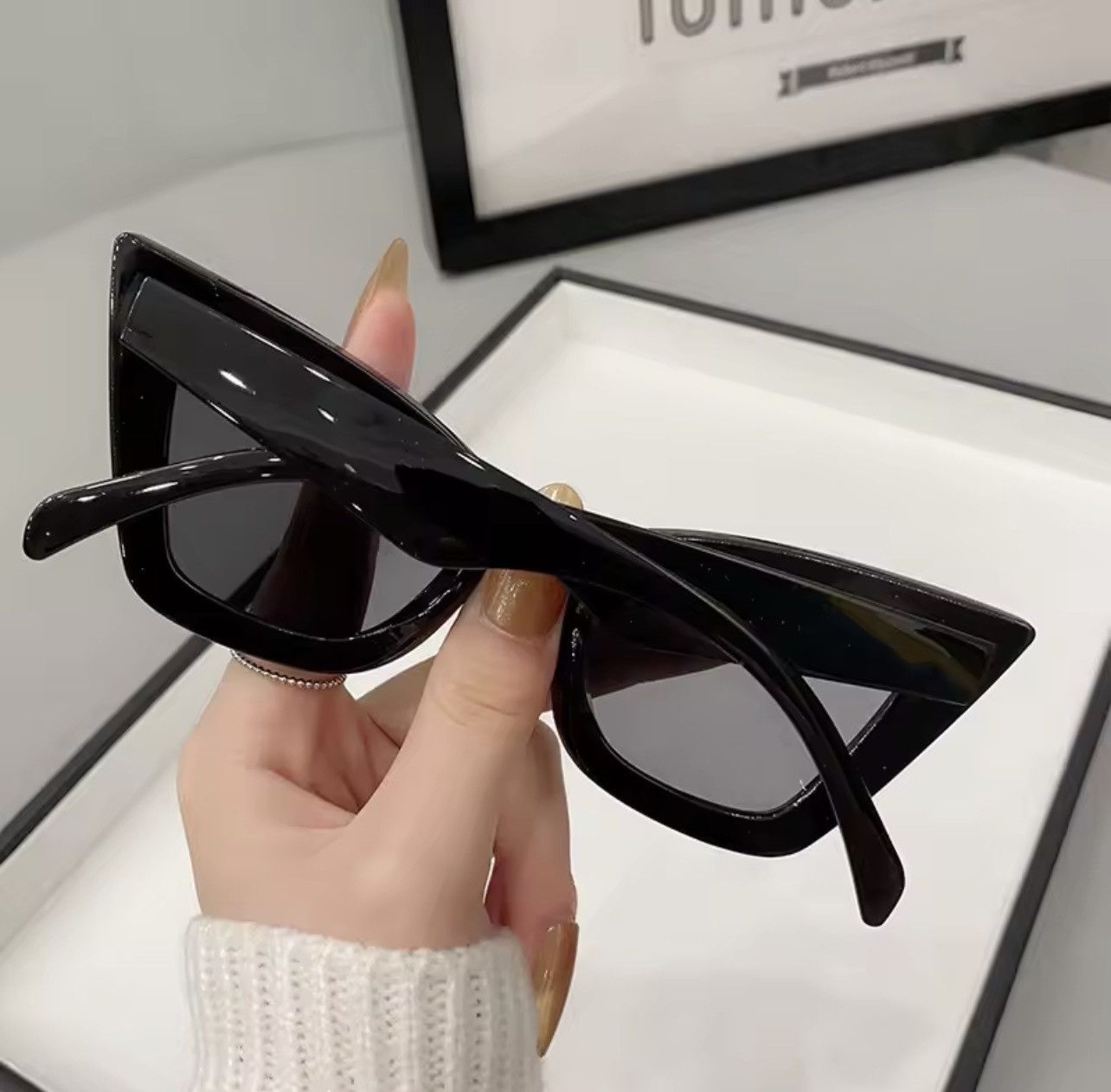 Other Black Cat Eye Sunglasses Women Retro Triangle Frame UV400 Size ONE SIZE - 3 Thumbnail