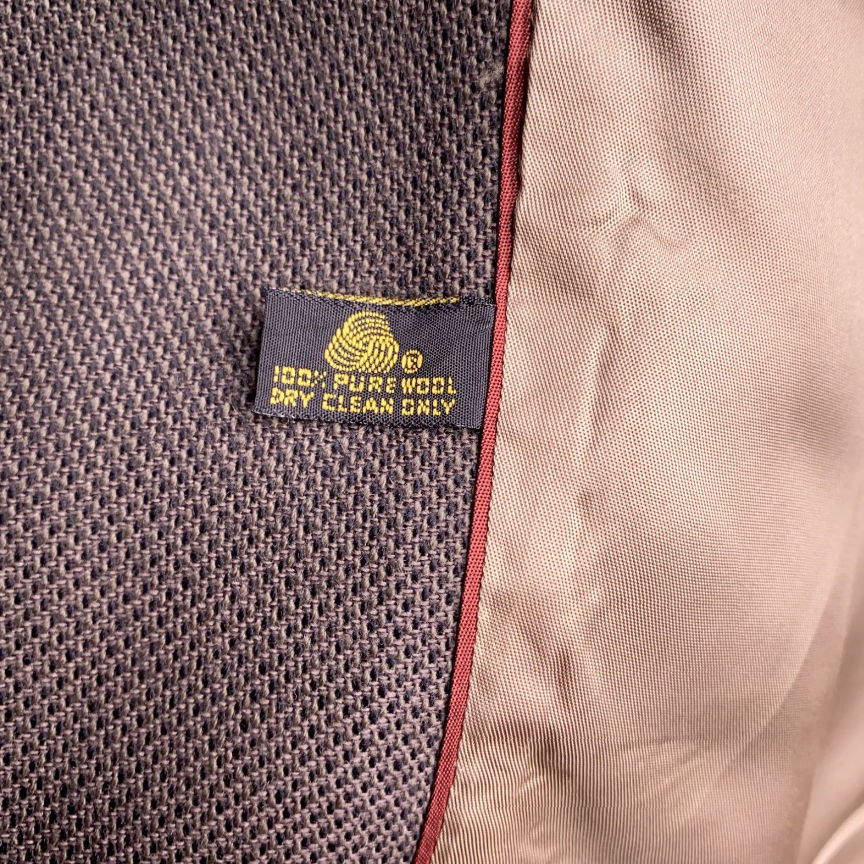 Bill Blass VINTAGE Bill Blass Blazer Mens 42 Brown Wool Jacket Blazer Single-Breasted 2-Button Notch Lapel Mens 42 Brown Wool Geometric Classic Vintage 42 Mens Size 42R - 6 Thumbnail