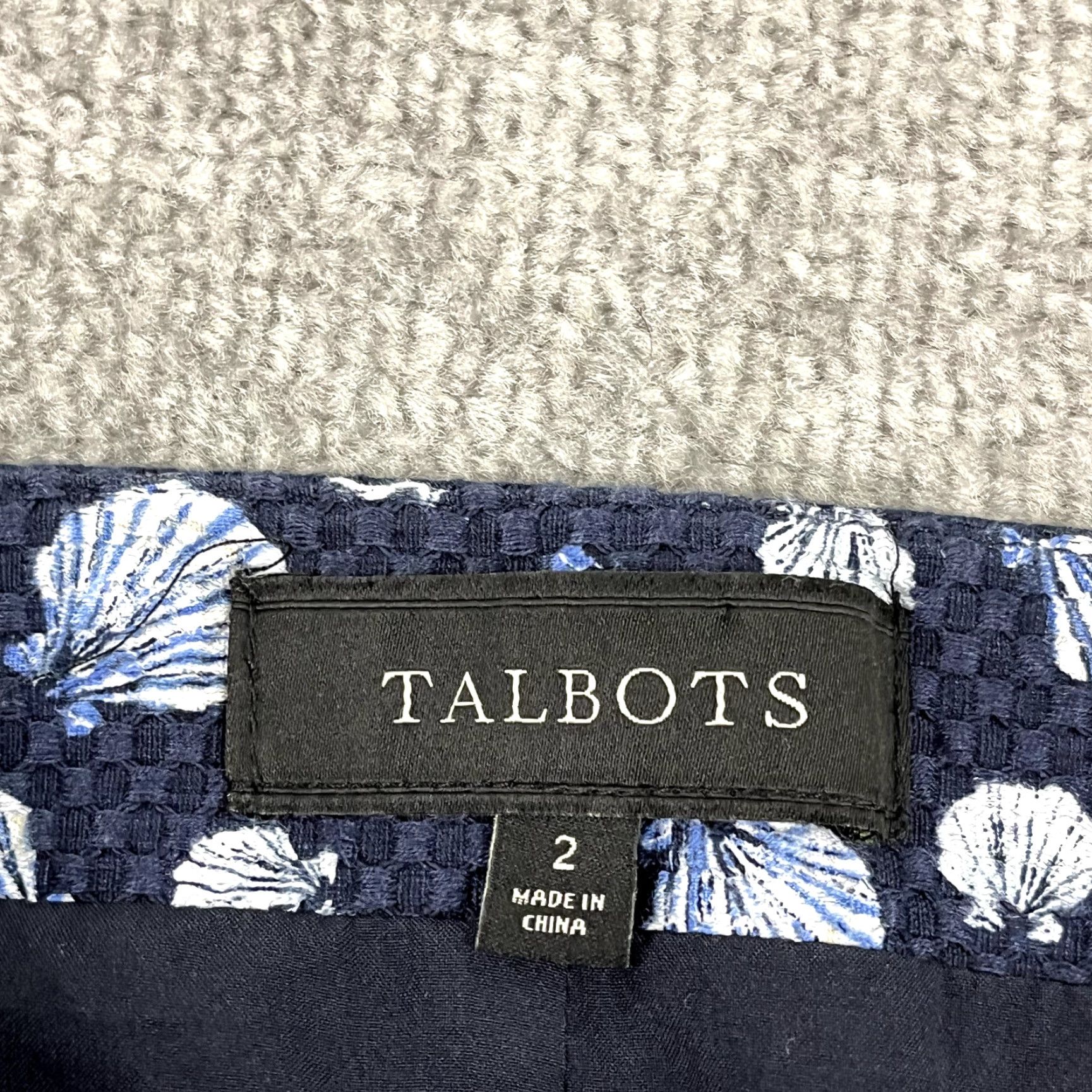 Talbots TALBOTS Skirt Womens Size 2 Blue White Shells Starfish Beach Coastal Preppy 18" Midi Multicolor Geometric Lined Zip Size 26" / US 2 / IT 38 - 2 Thumbnail