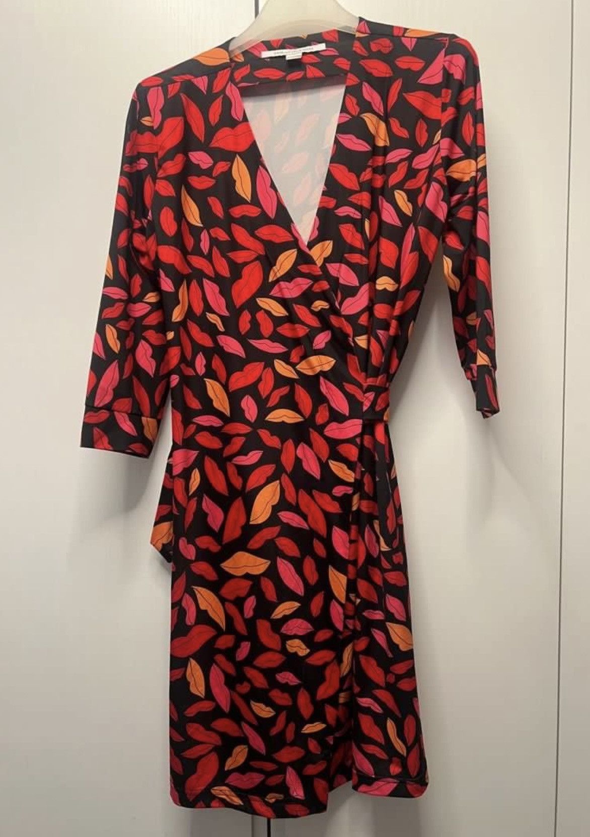 Diane von Furstenberg DVF lips Wrap Dress Size XS / US 0-2 / IT 36-38 - 1 Thumbnail