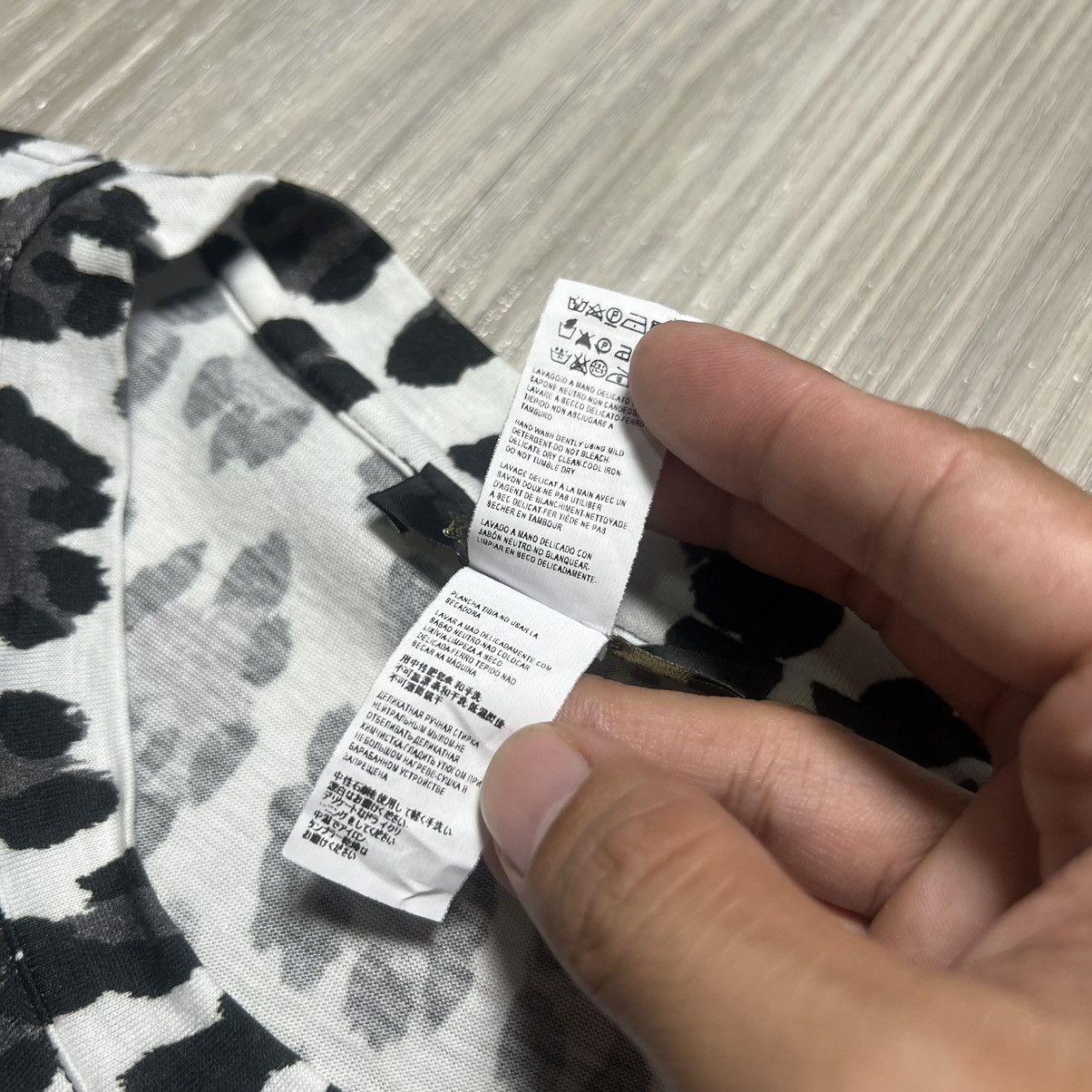 Versace Versace Yellow Gold Baroque Animalier Tee Size US M / EU 48-50 / 2 - 5 Thumbnail