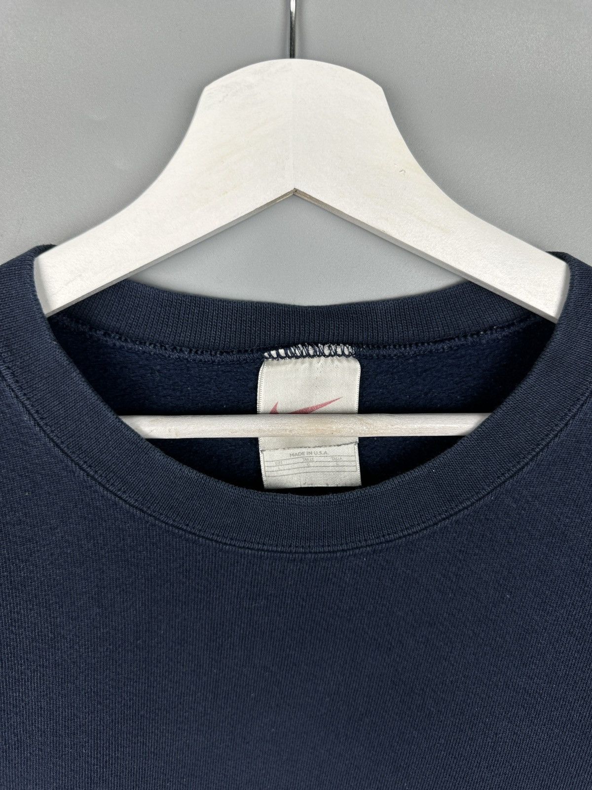 Nike 90s Vintage Nike Mini Swoosh Logo Sweatshirt Crewneck Size US L / EU 52-54 / 3 - 3 Thumbnail