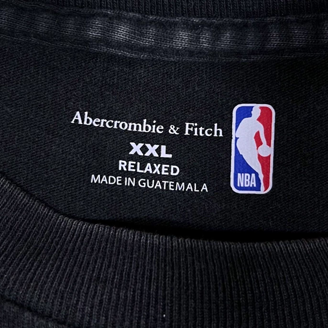 Abercrombie & Fitch Abercrombie & Fitch NBA Chicago Bulls Graphic Washed Black T-Shirt XXL Men Shirt Short Sleeve Logo 90s? Size US XXL / EU 58 / 5 - 4 Thumbnail