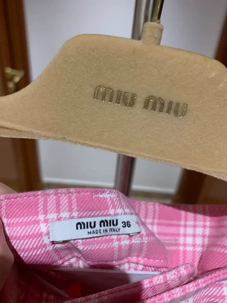 Miu Miu Miu Miu 36 short pants Size 24" / US 00 / IT 34 - 6 Thumbnail