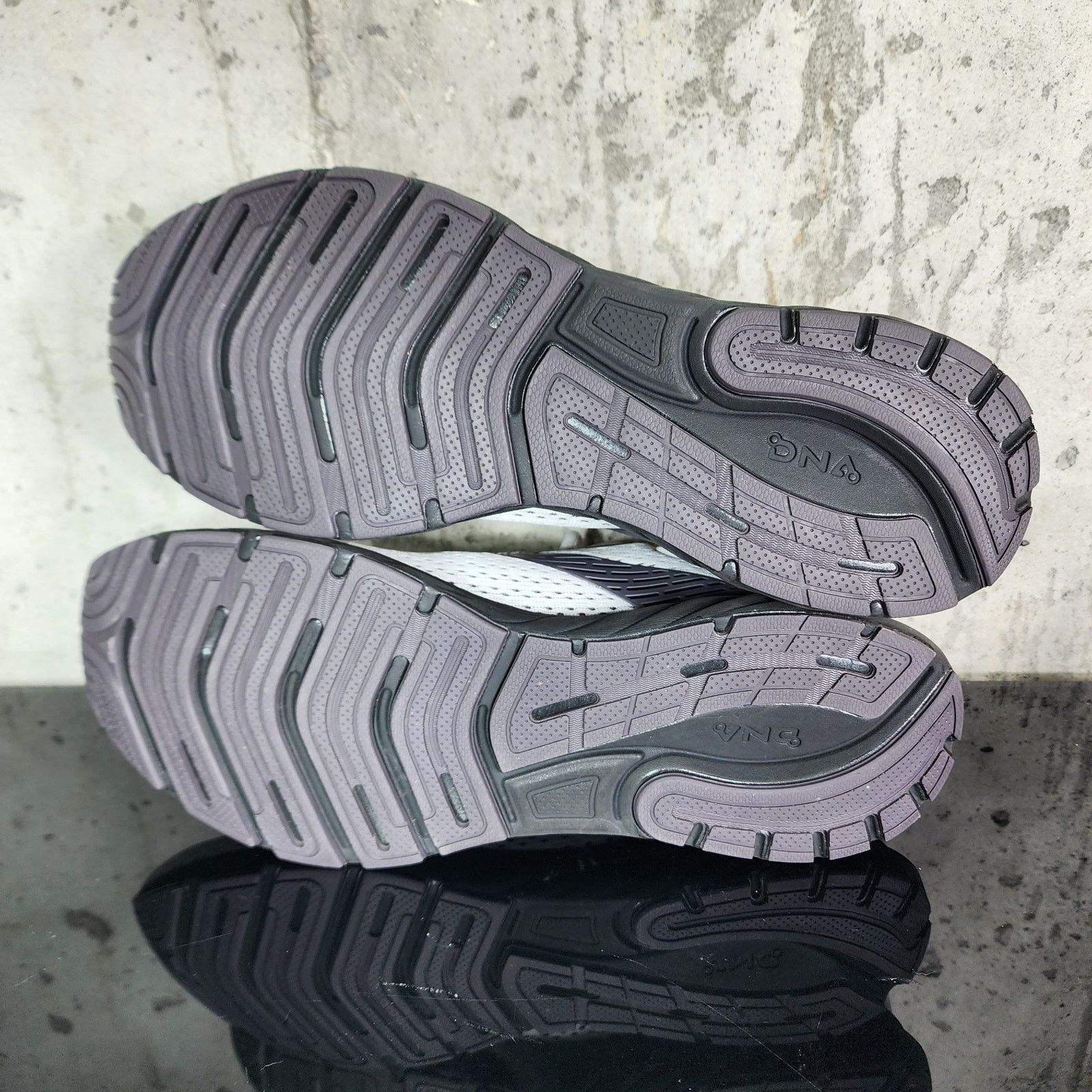 Brooks MSRP $115 Brooks Anthem 7 Running Shoes Size 13 Mens Grey Size US 13 / EU 46 - 4 Thumbnail
