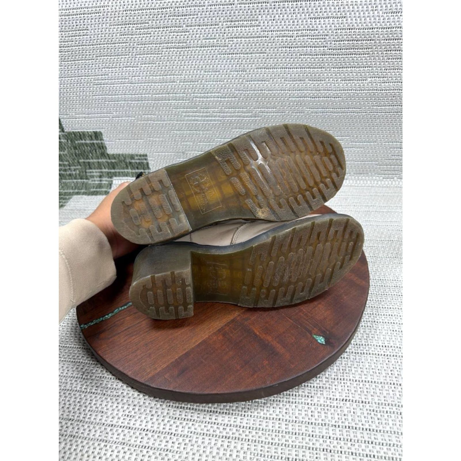 Dr. Martens Dr. Martens Cadence Chelsea Boots Womens Size 7 Beige Leather Pull On Chelsea Boots Women Casual Vintage No N/A Size US 7 / IT 37 - 6 Thumbnail
