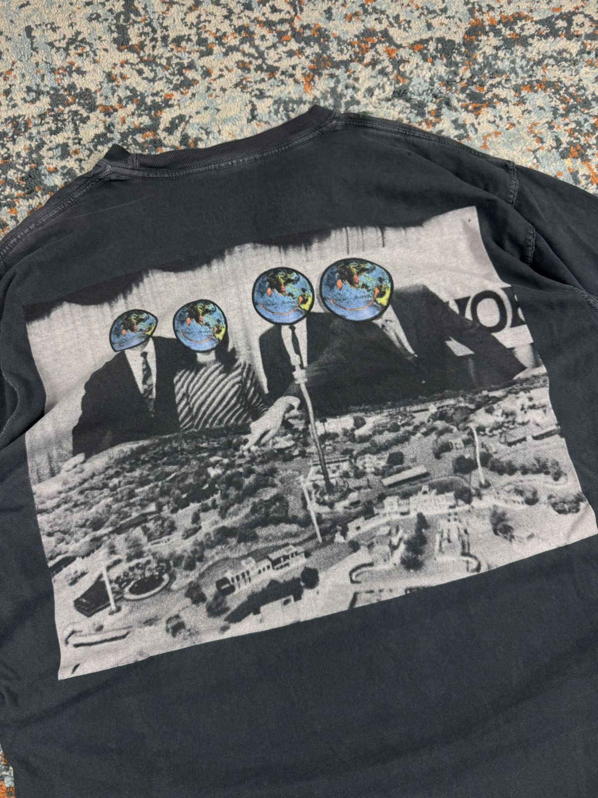 Travis Scott Rare Travis Scott Astroworld staff tee faded washed hype Size US M / EU 48-50 / 2 - 7 Thumbnail