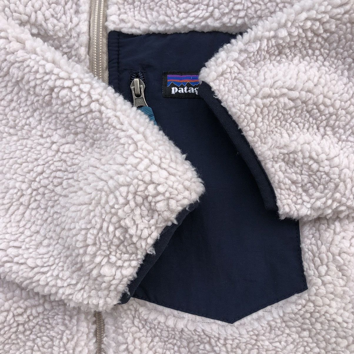 Patagonia Patagonia Mens Classic Retro-X Fleece Jacket in White Size US L / EU 52-54 / 3 - 7 Thumbnail