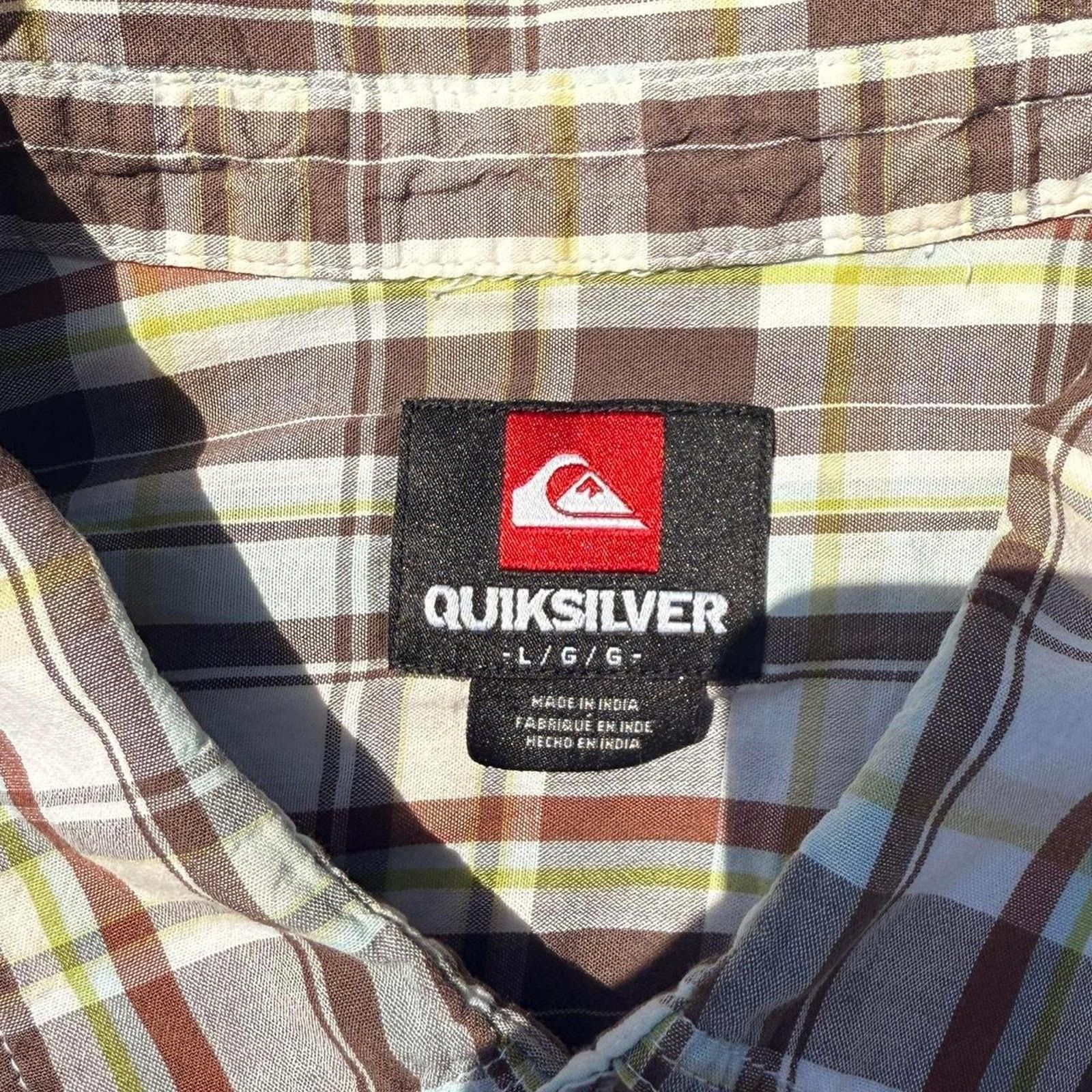Quiksilver Quicksilver Vintage 00s Button Up Shirt Brown Tan Size L Size US L / EU 52-54 / 3 - 4 Thumbnail