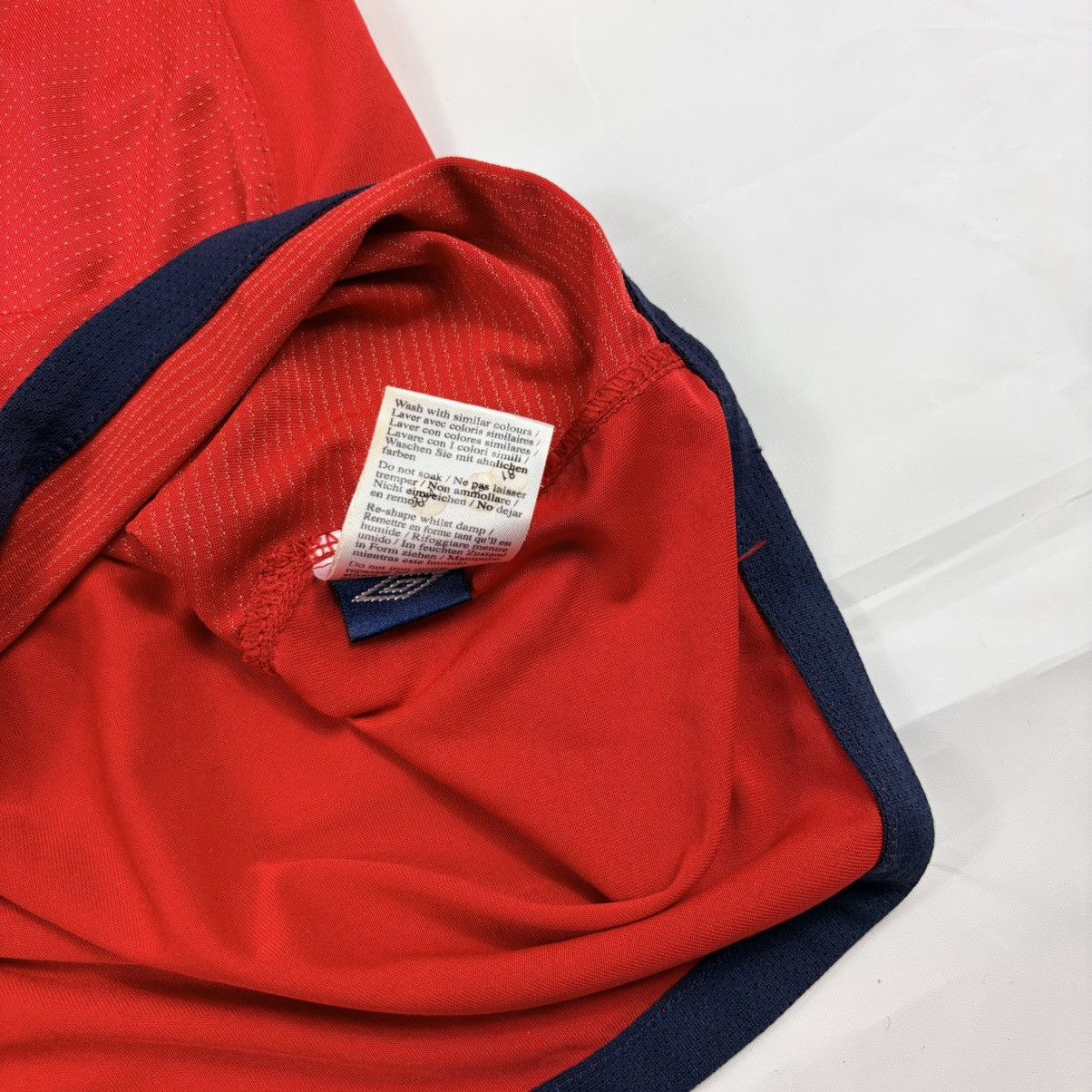 Umbro 2004-05 Umbro England Away Jersey Red Vintage M Size US M / EU 48-50 / 2 - 10 Thumbnail