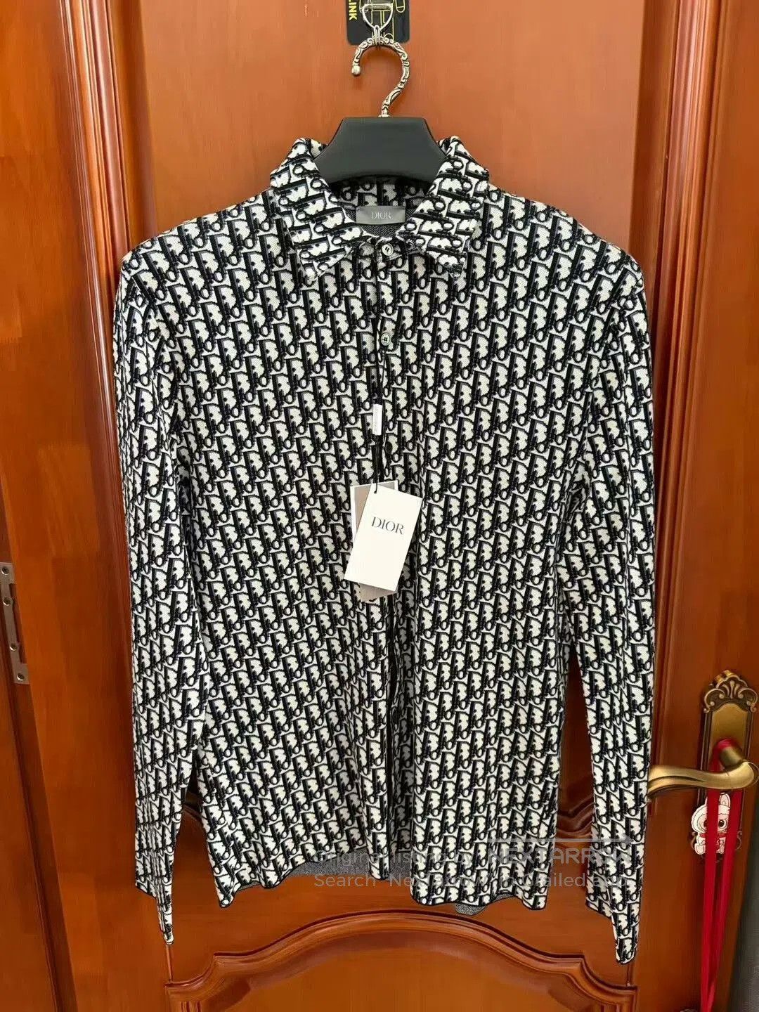 Dior dior logo long sleeve knit shirt size s. Size US S / EU 44-46 / 1 - 1 Thumbnail