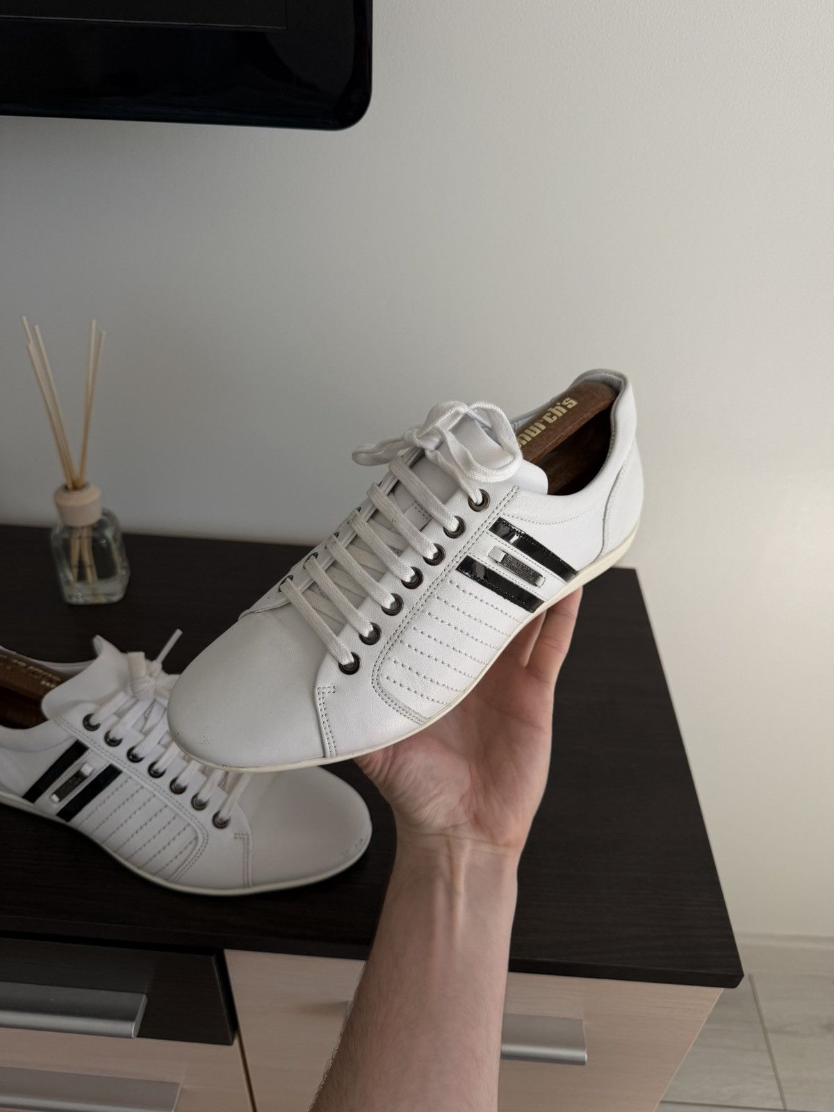 Versace VERSACE COLLECTION Baskets Blanc Pour Homme lace-up shoes Size US 7 / EU 40 - 13 Thumbnail