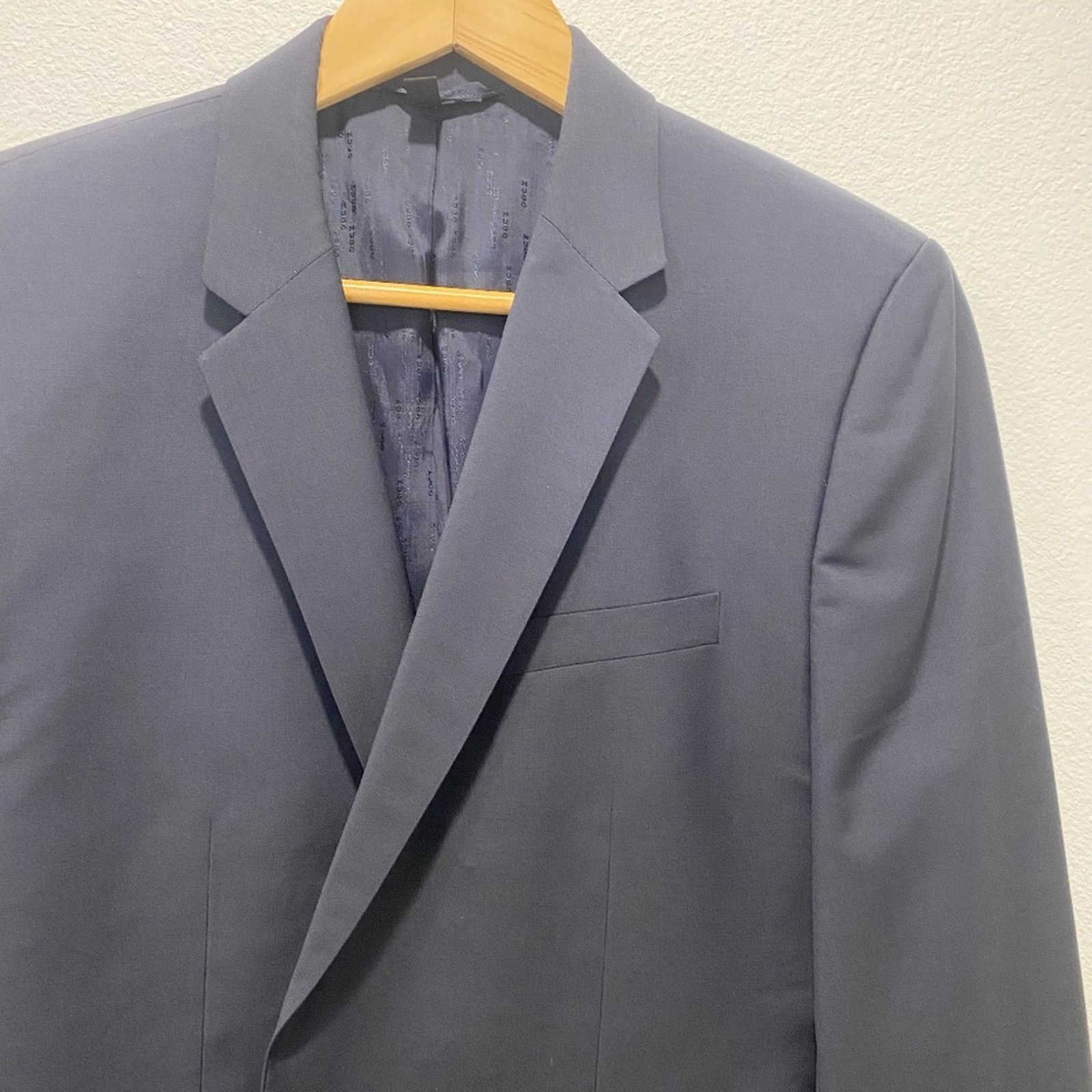 Hugo Boss Hugo Boss Men's Super 100 Virgin Wool Navy Blue Blazer - 40R Size 40R - 2 Thumbnail