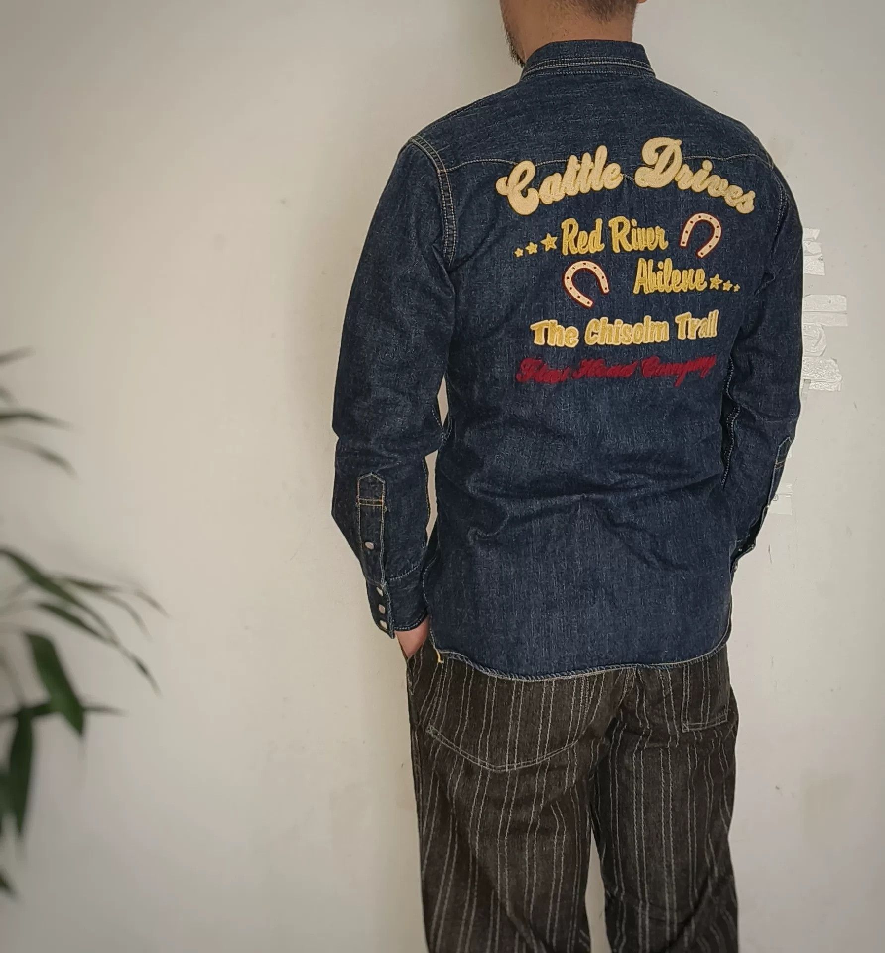 The Flat Head Embroidered Denim Western Shirt Size US XXS / EU 40 - 1 Thumbnail