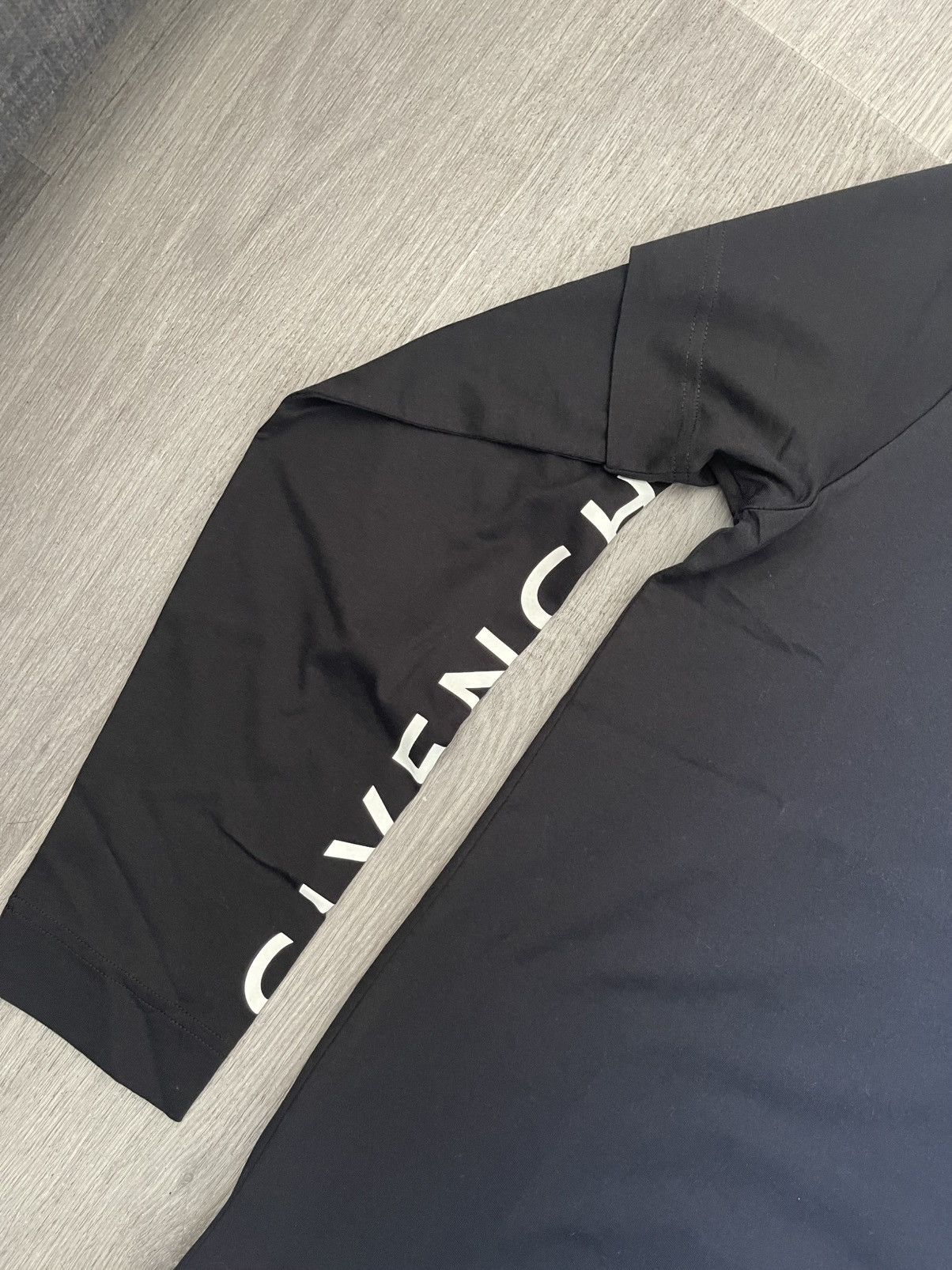Givenchy Givenchy Long sleeve t-shirt with logo black Size US S / EU 44-46 / 1 - 3 Thumbnail