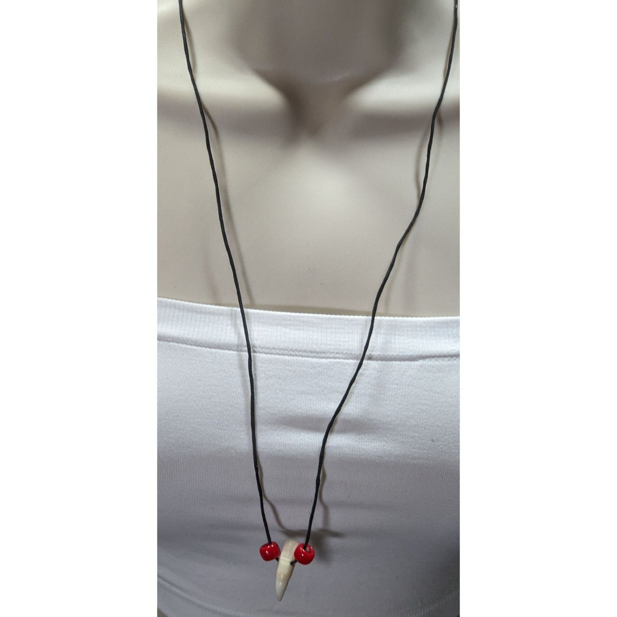 Handmade Handmade Tooth Pendant Necklace With Red Beads Size ONE SIZE - 4 Thumbnail